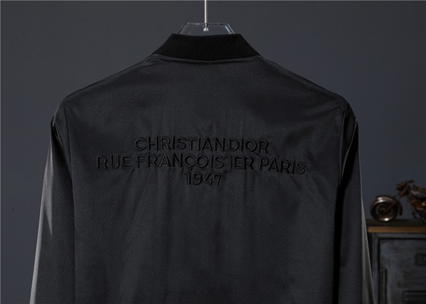 ブランドジャケット側面デザイン